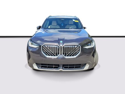 Used 2025 BMW X3 xDrive30i w/ Premium Package AWD/4WD image 2