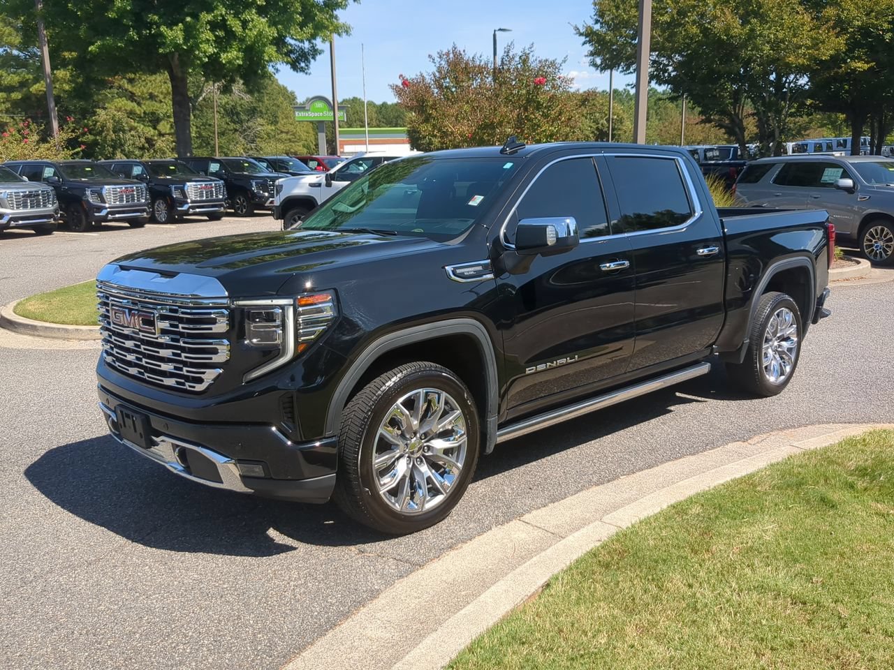 Used 2024 GMC Sierra 1500 Denali w/ Denali Reserve Package AWD/4WD image 4