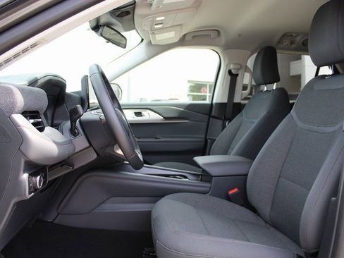 Used 2025 Ford Explorer Active image 11