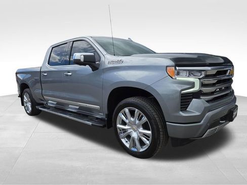 Used 2025 Chevrolet Silverado 1500 High Country w/ High Country Premium Package AWD/4WD image 1