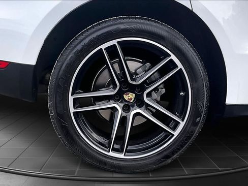 Used 2020 Porsche Macan S image 35