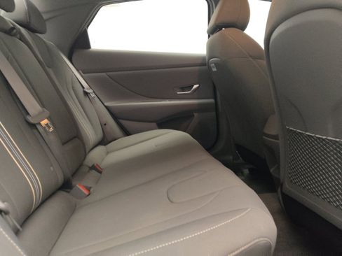 Used 2025 Hyundai Elantra SEL FWD image 19