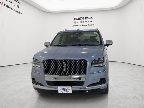 Used 2024 Lincoln Navigator L Black Label AWD/4WD image 4
