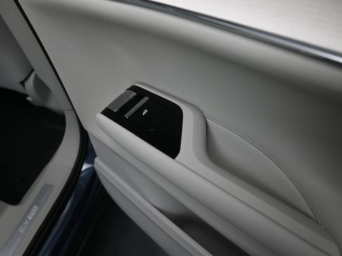 New 2025 Volvo EX90 Plus w/ Protection Package Premier image 20