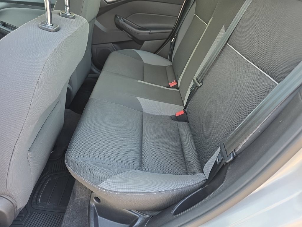 Used 2014 Ford Focus SE FWD image 19