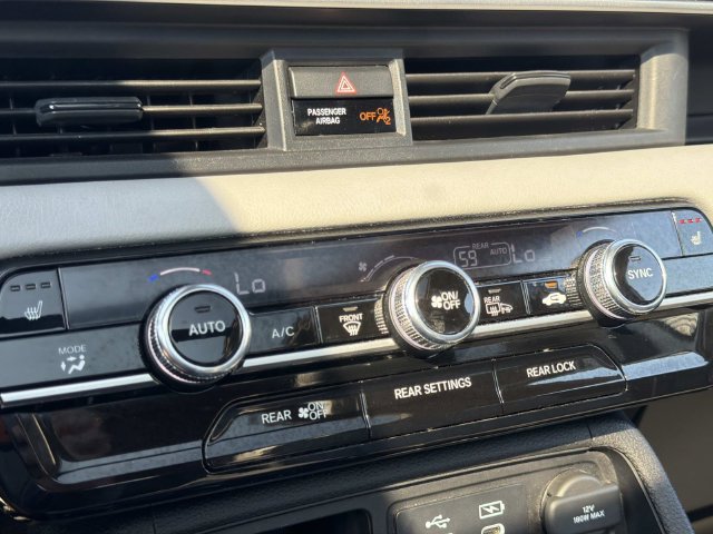 Used 2025 Honda Pilot Touring image 32