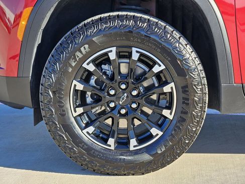 Certified 2025 Chevrolet Traverse Z71 w/ Driver Confidence Package image 14