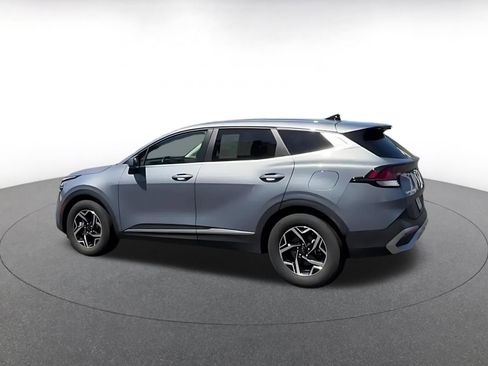 Used 2025 Kia Sportage LX FWD image 4