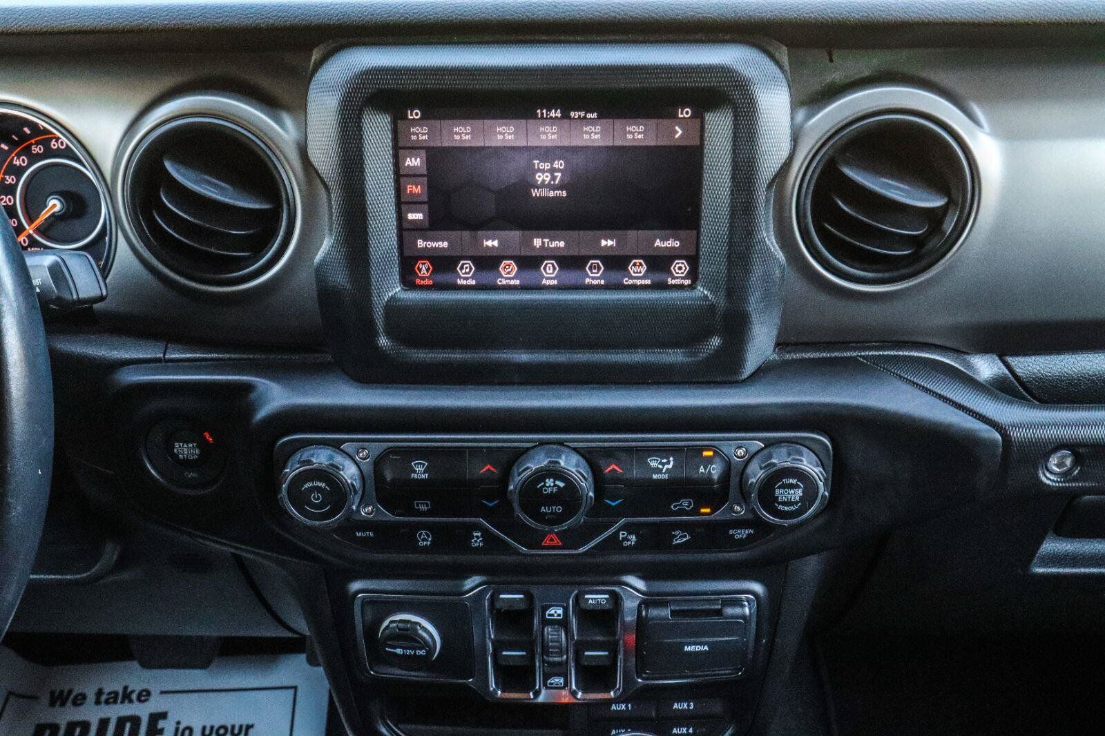 Used 2018 Jeep Wrangler Unlimited Sport S AWD/4WD image 26
