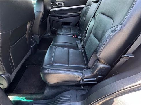 Used 2016 Ford Explorer XLT w/ Equipment Group 202A image 40