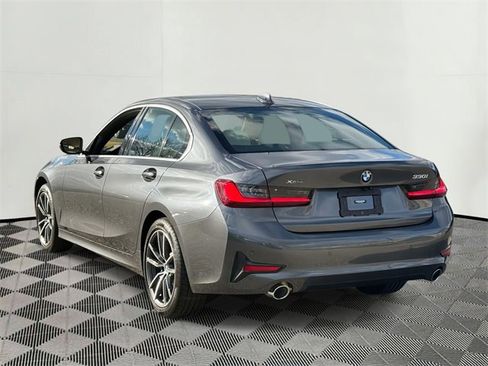 Used 2022 BMW 330i xDrive 330i xDrive w/ Driving Assistance Package image 8