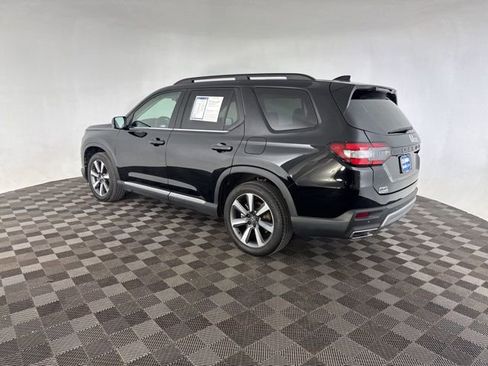 Certified 2025 Honda Pilot Touring image 10