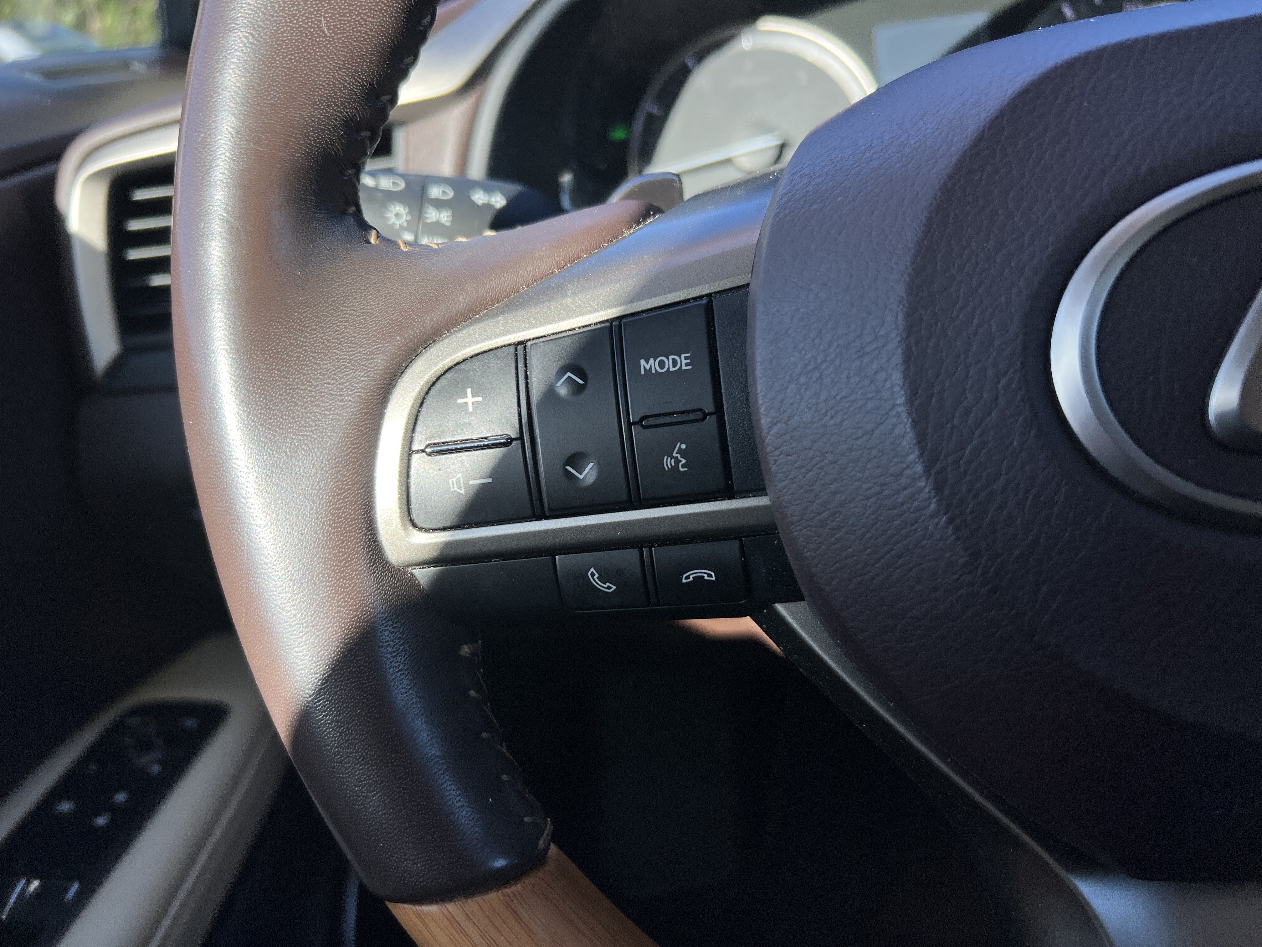 Used 2020 Lexus RX 350 AWD w/ Premium Package image 19
