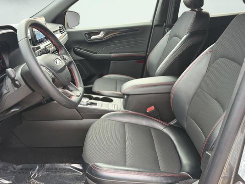 Used 2025 Ford Escape ST-Line image 9