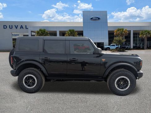 New 2025 Ford Bronco Badlands w/ Sasquatch Package image 3