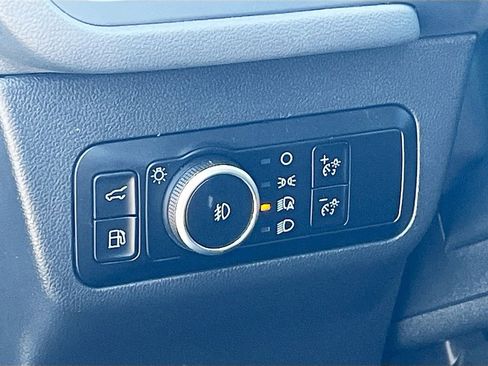 Used 2023 Ford Escape SE image 10