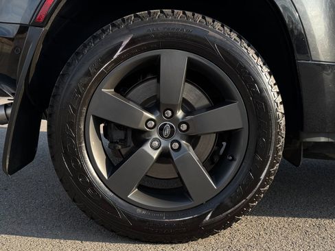 Used 2023 Land Rover Defender 110 image 86