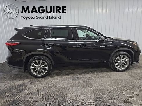 Used 2020 Toyota Highlander Limited AWD/4WD image 2