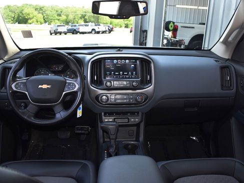 Used 2016 Chevrolet Colorado Z71 AWD/4WD image 4