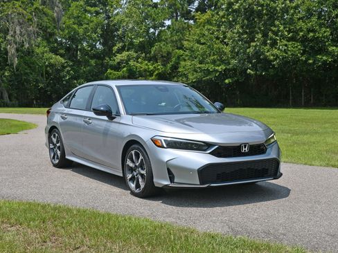 Certified 2025 Honda Civic Sport Touring image 6