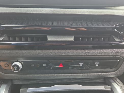 Certified 2025 BMW M440i Coupe image 30