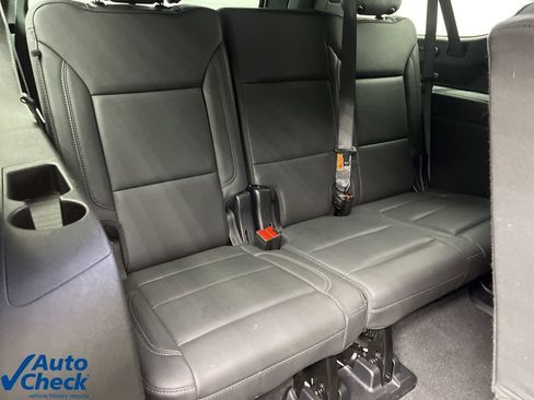 Used 2025 Chevrolet Suburban Z71 image 22
