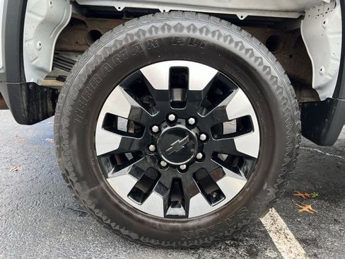 Used 2020 Chevrolet Silverado 2500 Custom w/ Custom Convenience Package image 24