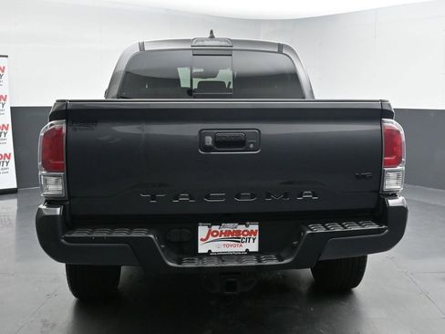 Used 2022 Toyota Tacoma TRD Sport image 8