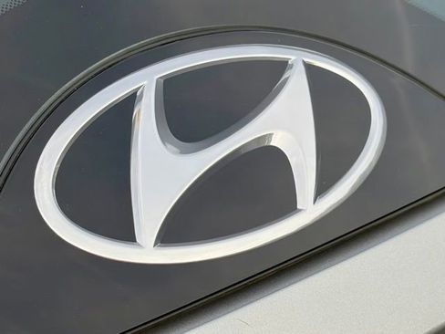 Used 2024 Hyundai Tucson SE image 16