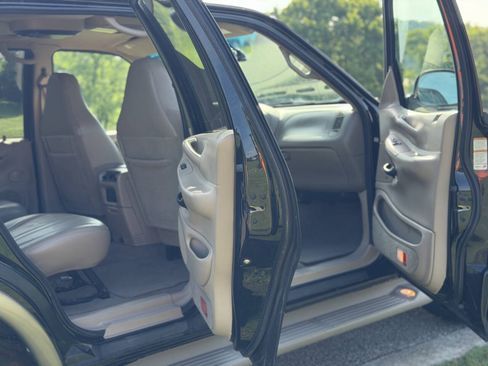 Used 2001 Ford Expedition Eddie Bauer RWD image 22