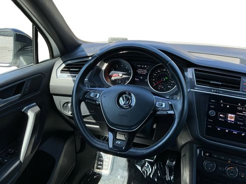 Used 2021 Volkswagen Tiguan SE R-Line FWD image 11
