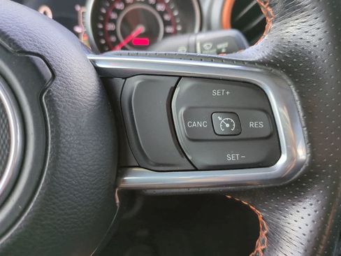 Used 2022 Jeep Gladiator Mojave AWD/4WD image 25