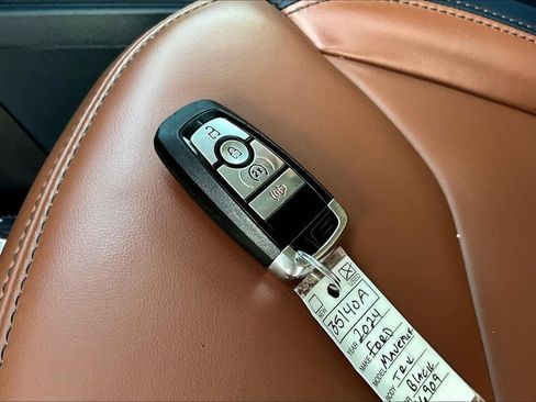 Used 2024 Ford Maverick Lariat FWD image 37