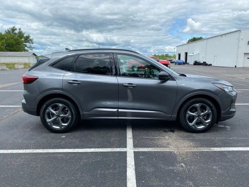 Used 2023 Ford Escape ST-Line FWD image 8