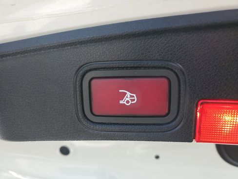 Used 2018 Mercedes-Benz C 63 AMG Cabriolet image 30