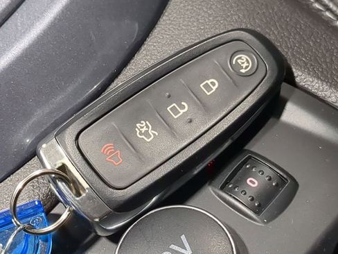 Used 2014 Ford Focus Titanium FWD image 38