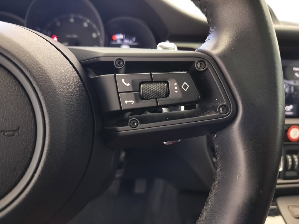 Certified 2024 Porsche Macan Turbo AWD/4WD image 10