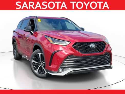 Used 2022 Toyota Highlander XSE FWD image 1
