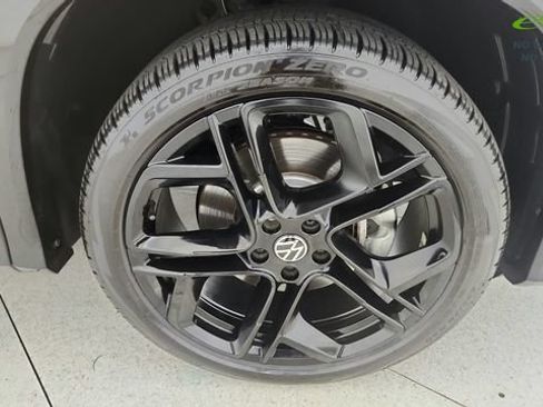 Used 2025 Volkswagen Tiguan SE R-Line AWD/4WD image 76