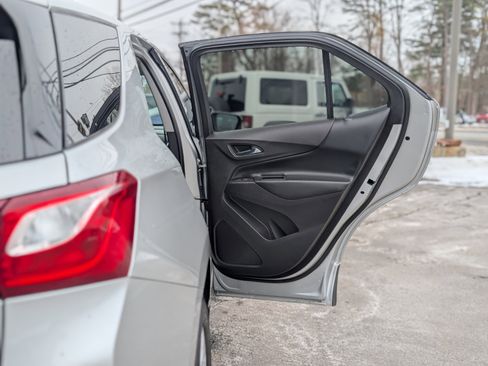 Used 2018 Chevrolet Equinox LT image 38