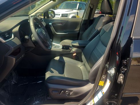 Certified 2019 Toyota RAV4 Limited w/ Advanced Technology Package AWD/4WD image 16