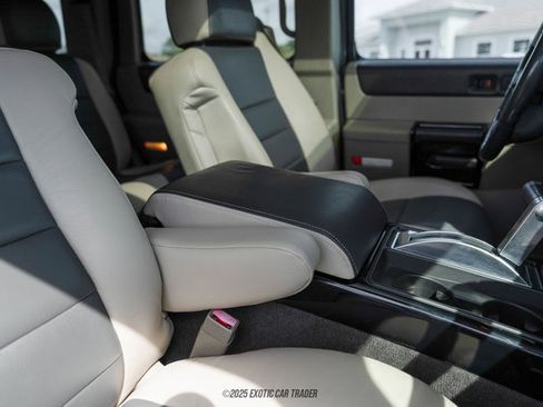 Used 2004 HUMMER H2 w/ Preferred Equipment Group image 60