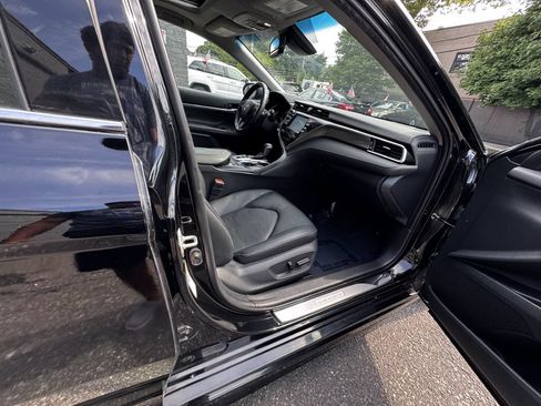 Used 2018 Toyota Camry XSE w/ Protection Package (Q2) FWD image 19
