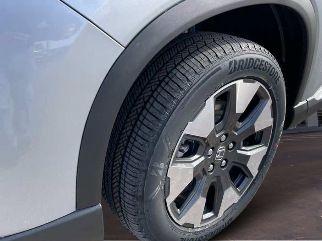 New 2026 Honda Pilot Touring image 9