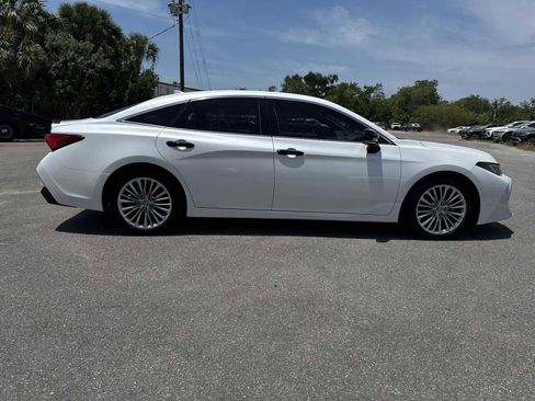 Used 2020 Toyota Avalon Limited FWD image 9