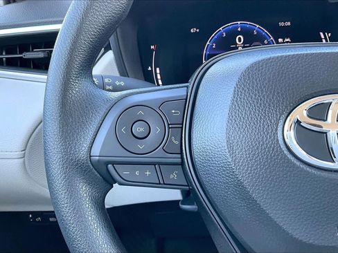 Used 2026 Toyota Corolla Cross L image 21