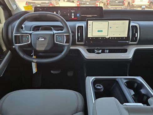 New 2025 Ford Expedition Active image 20