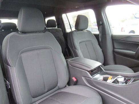 Used 2025 Jeep Grand Cherokee L Laredo w/ Luxury Tech Group I image 9