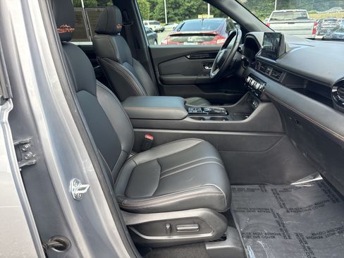 Certified 2025 Honda Pilot TrailSport image 34