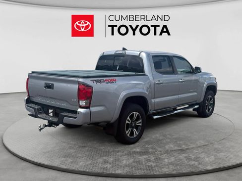 Used 2017 Toyota Tacoma TRD Sport w/ Premium & Technology Package AWD/4WD image 5